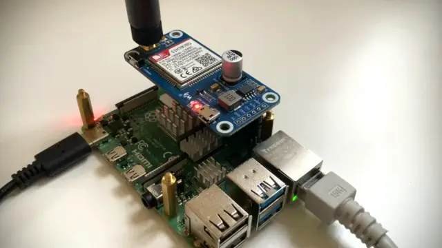 Animated Webp Image of the blinking Waveshare module attached to a Raspi
